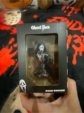 Ghost Face Dash Dancer Figurine - Black & White